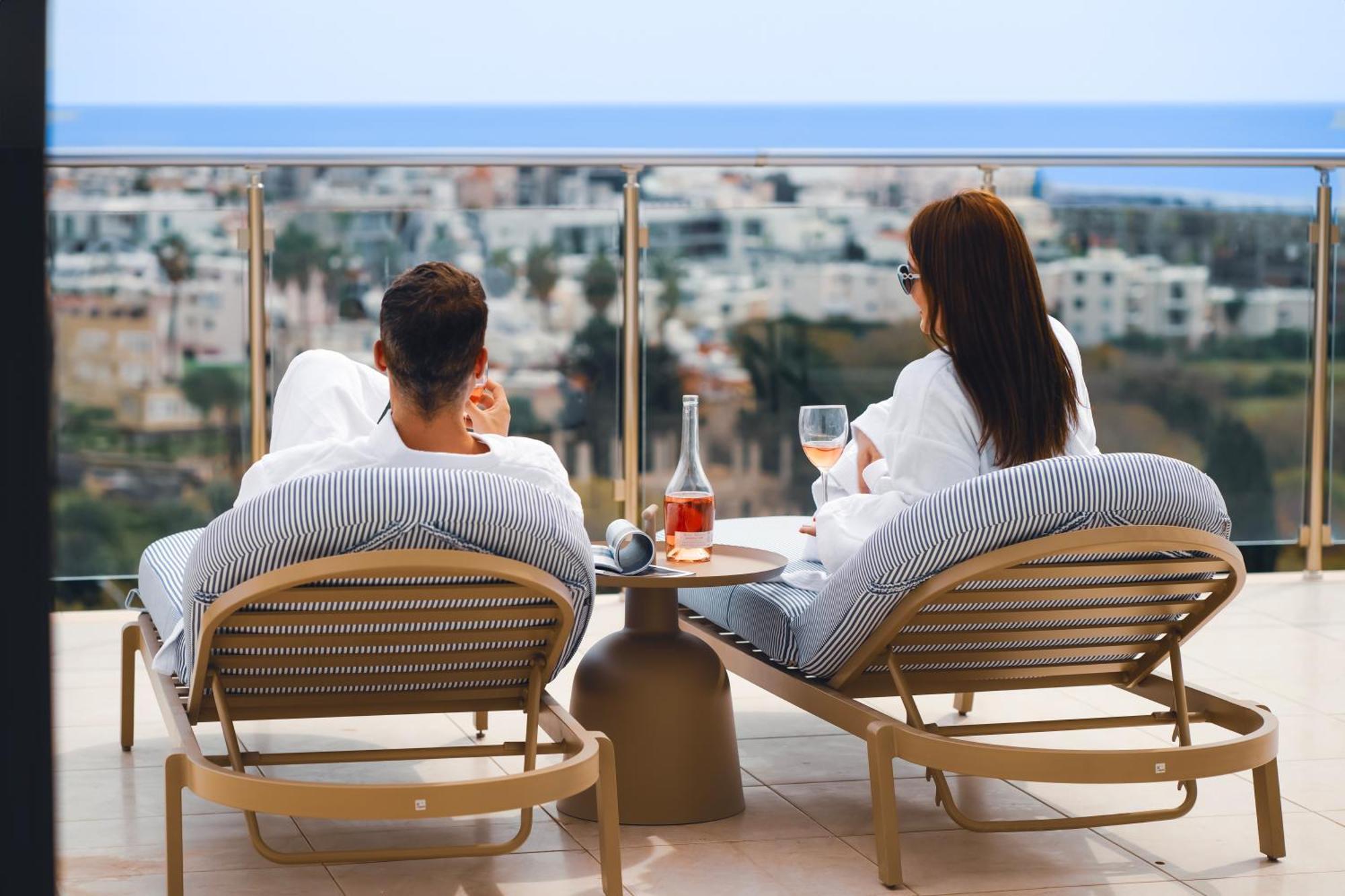 Wellclub - Wellness Family Experience - Seaview Hotell Paphos Eksteriør bilde