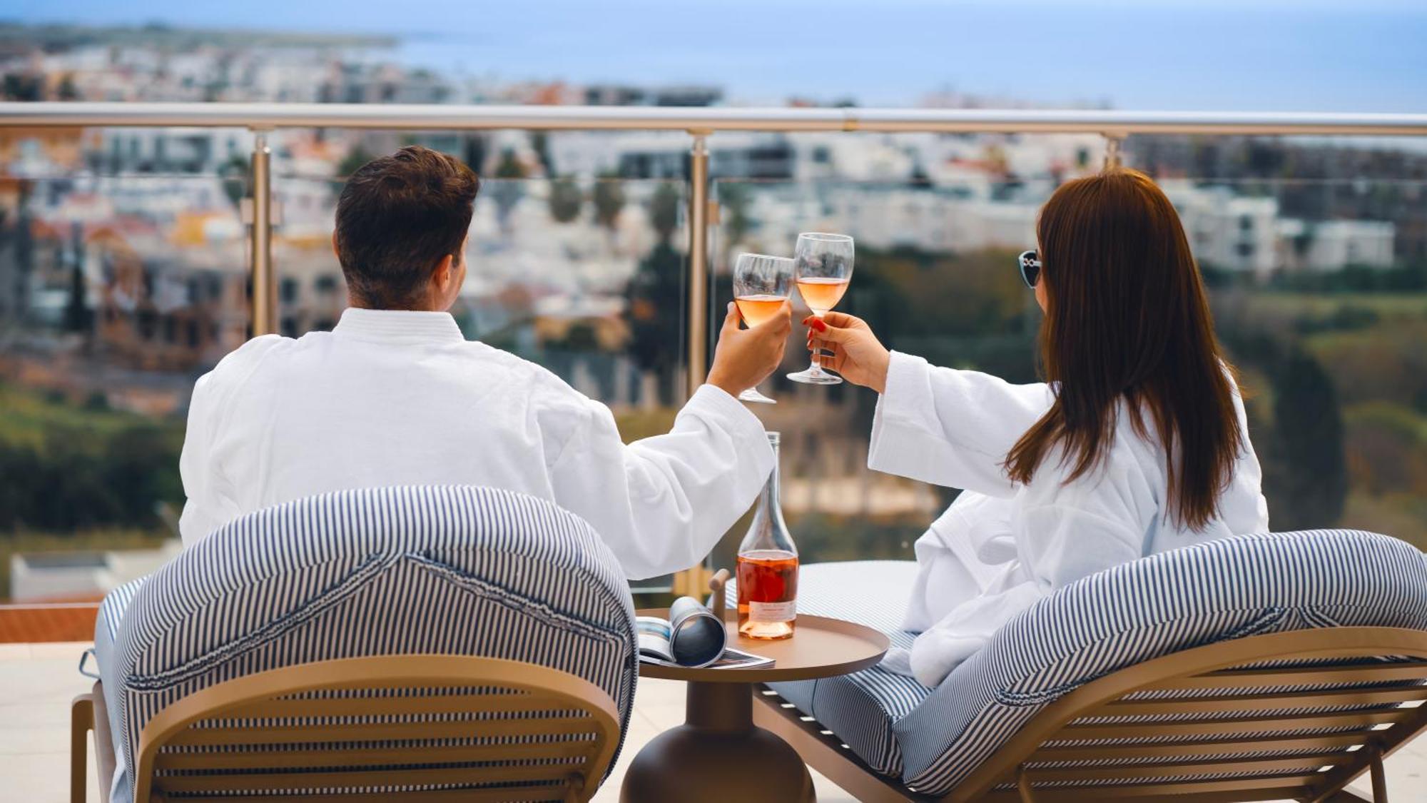 Wellclub - Wellness Family Experience - Seaview Hotell Paphos Eksteriør bilde